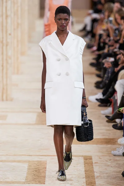 Look 34